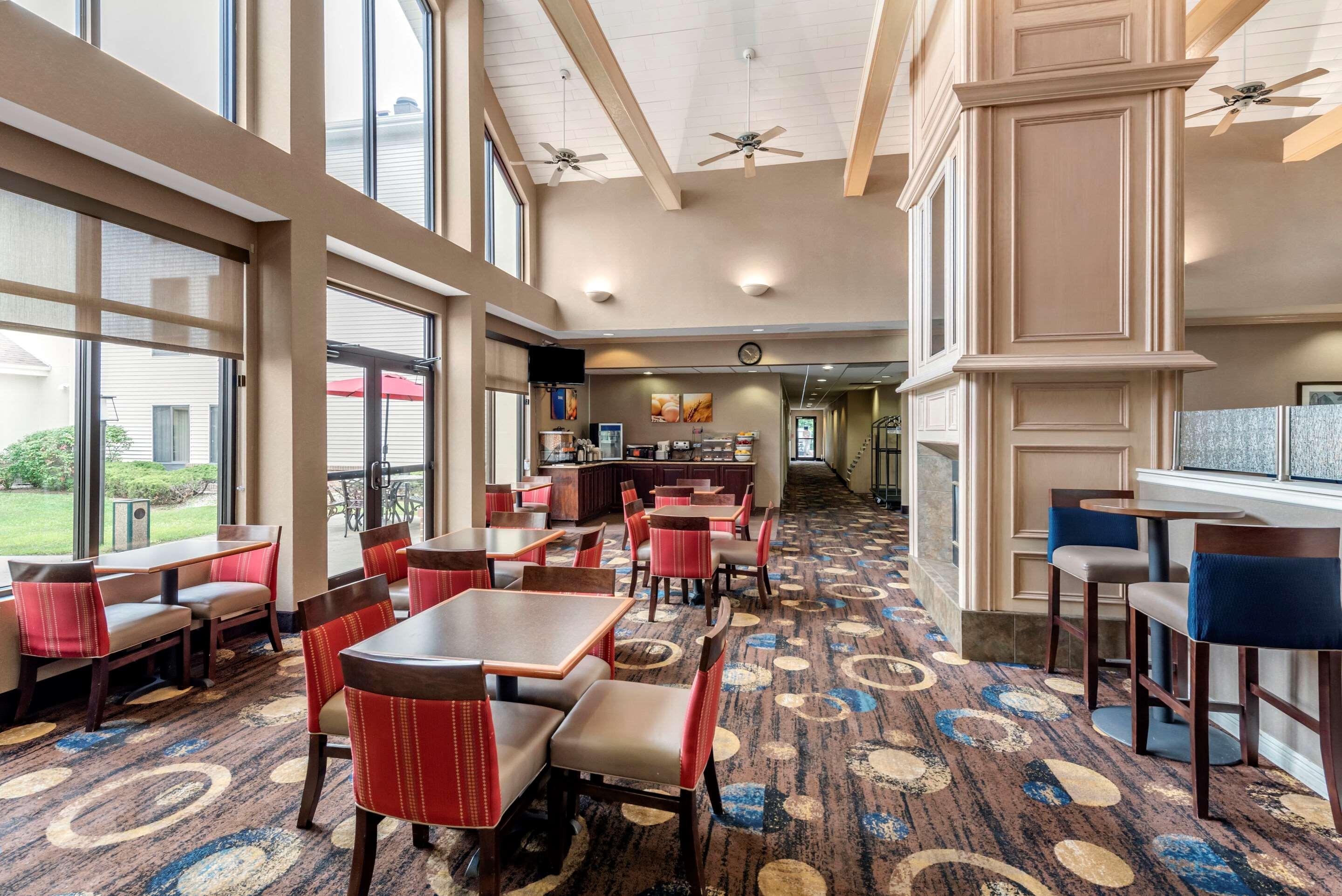 Comfort Inn & Suites Warsaw Near Us-30 Ngoại thất bức ảnh
